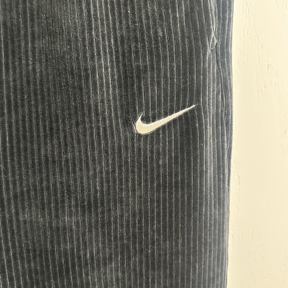 Women’s Nike lounge pants - Picture 2 of 3